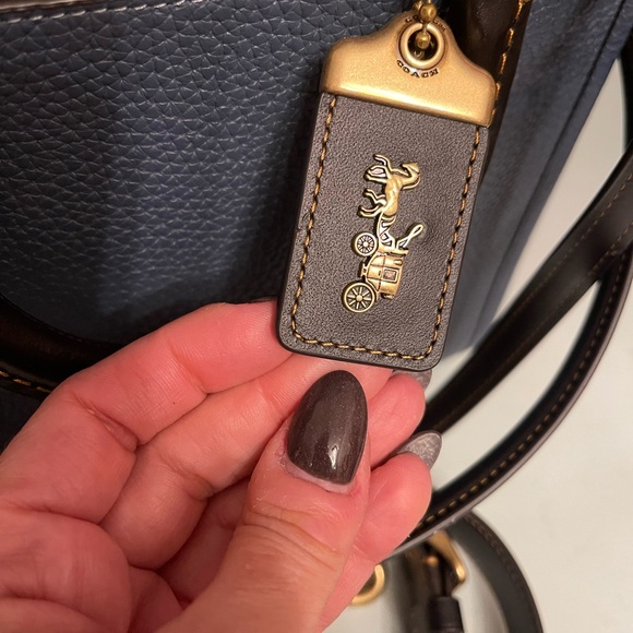 Coach leather Rogue medium like New purse - Picture 5 of 16